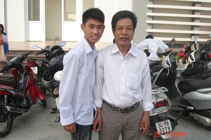 Giáo viên Toán giữa lớp Sử - Người thầy của yêu thương